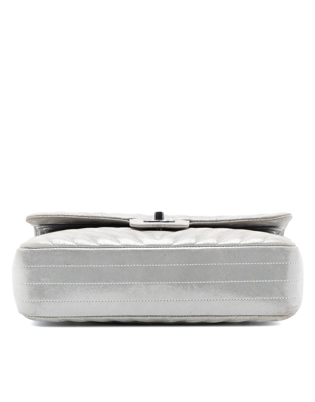 Pre-Loved by Azura Reborn - Pre-Loved Medium Classic Chevron Iridescent Lambskin Double Flap