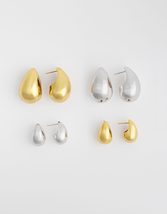 Wanderlust + Co - Teardrop Classic 20mm Stud Earrings