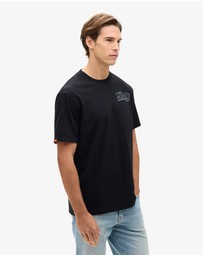 Superdry - Movie Graphic Chest Tee