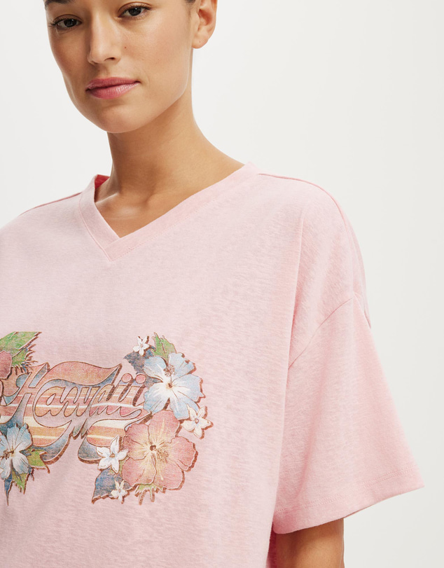 Cotton On - V Neck Vacay Graphic Tee