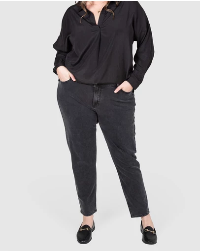 Love Your Wardrobe - Gabby Black Wash Stretch Jeans
