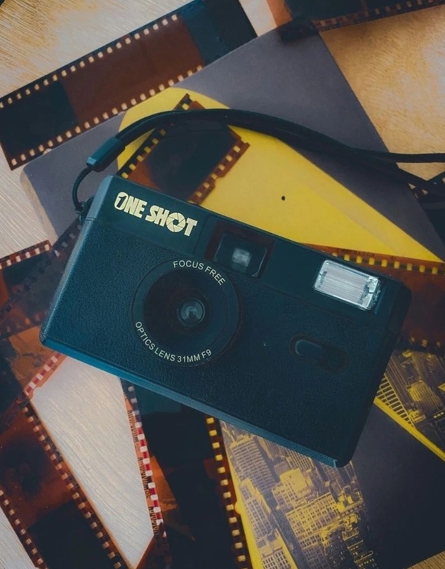 1Shot - Reusable 35MM Film Camera