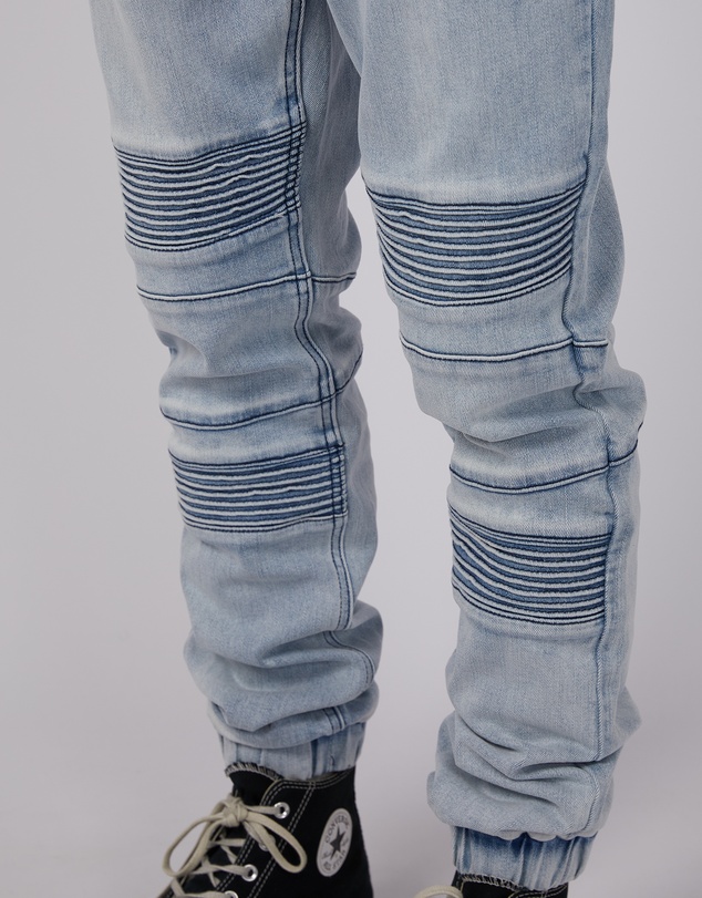 Silent Theory - Fang Moto Jean