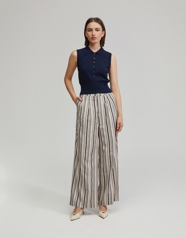Oxford - Rae Polo Neck Buttoned Knit Top