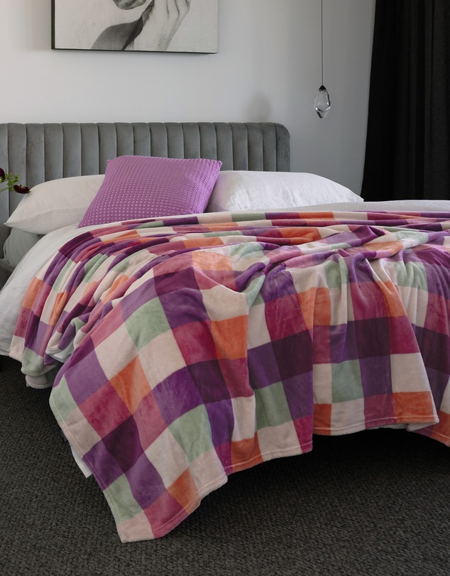 Bambury - Charlie Checkered Ultraplush Blanket