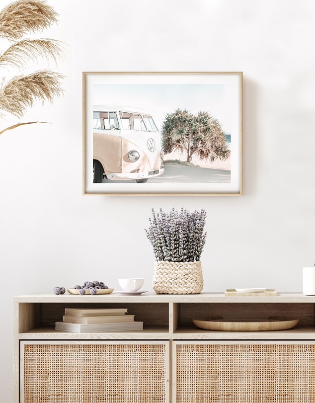 Olive et Oriel - Wategos Kombi Art Print