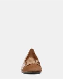 Vionic - Minna Ballet Flat - Toffee/Cream