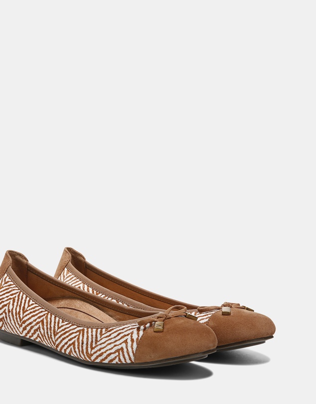 Vionic - Minna Ballet Flat - Toffee/Cream
