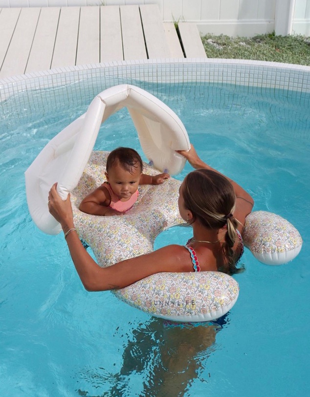 Sunnylife - Into the Garden Float Together Baby Seat - Babies