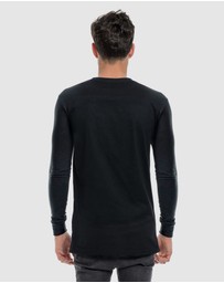 DVNT - Saxon Embroidery Long Sleeve Tee