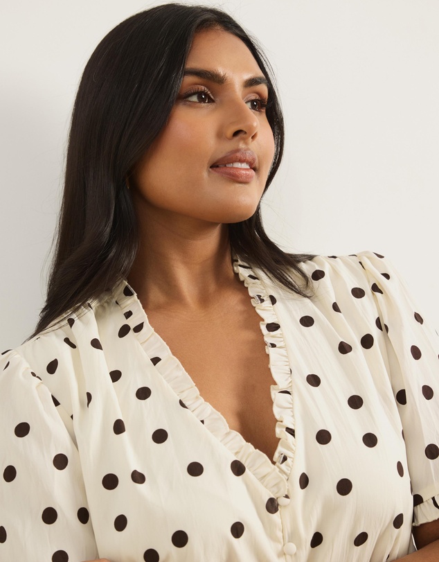 Atmos&Here Curvy - Meadow V Neck Ruffle Blouse