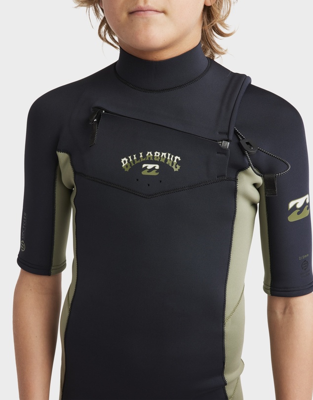Billabong Kids - Boys 8 to 16 Absolute Natural Chest Zip Wetsuit
