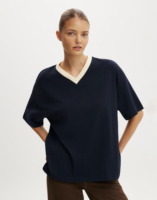 Cotton On - The Oversized V Neck Tee