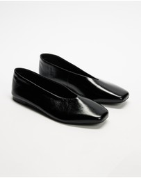 AERE - Lani Leather Ballet Flats