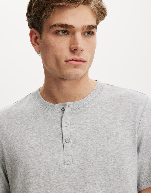 Cotton On - Fitted Henley T-Shirt