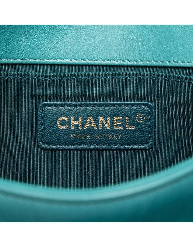 Pre-Loved by Azura Reborn - Pre-Loved chanel Pre-owned Boy Chanel Crossbody Teal Shearling
