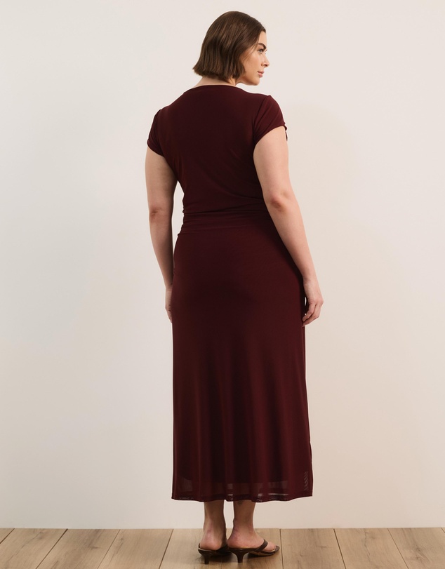 Atmos&Here Curvy - Ruby Mesh Midi Dress With Cap Sleeves