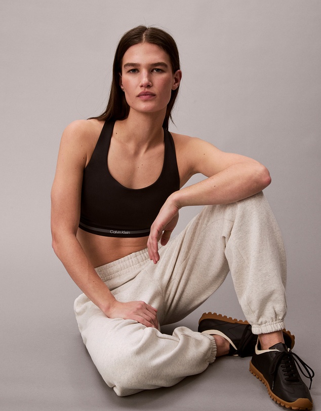 Calvin Klein - Quick-Dry Medium-Impact Sports Bra