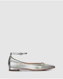 Beau Coops - Rainier Ballerinas