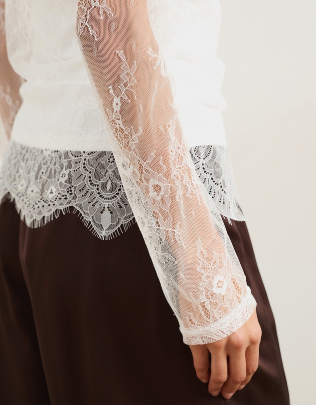 Atmos&Here - Gigi Chantilly Lace Long Sleeve Top With Removeable Cami