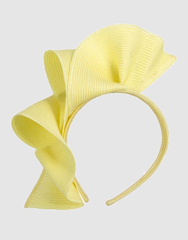 Max Alexander - Large Wavy Light Yellow Racing Fascinator