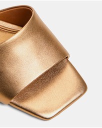 ALDO - Goldenshine Twisted Kitten Mules