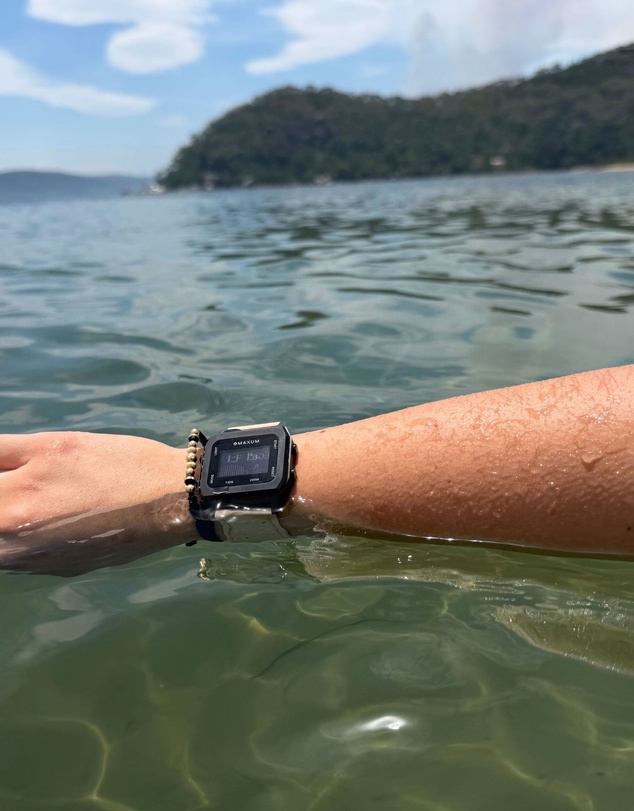 Maxum - Raglan Tide Watch – Black Case, Black Dial & Beige Silicone Strap