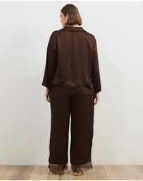 Atmos&Here Curvy - Pearl Lace Trim Long Sleeve Satin Pyjama Set