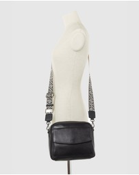 Evity - Pia Leather Crossbody Bag