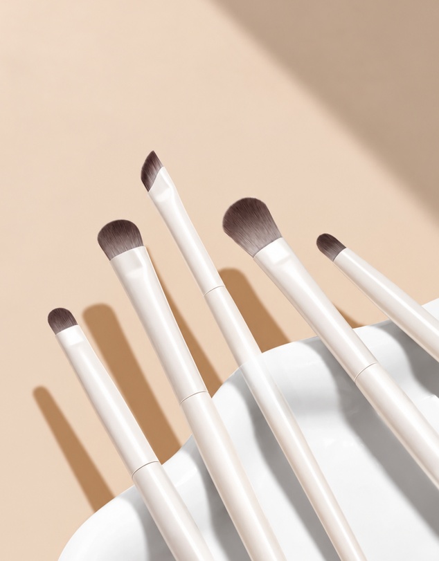 KAJA Clothing - Makeup Brush-White