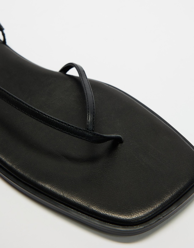 AERE - Clover Leather Thong Sandals - Women's