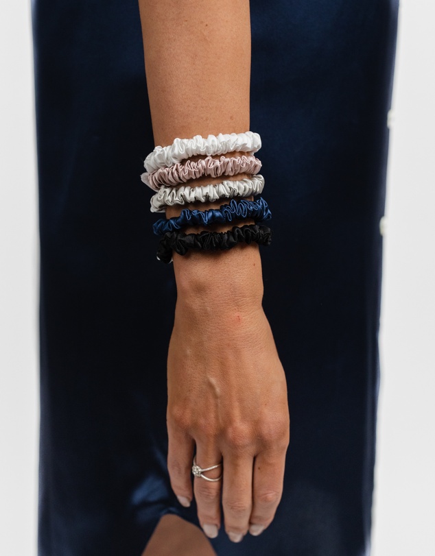 SILK MAGNOLIA - Pure Silk Scrunchie