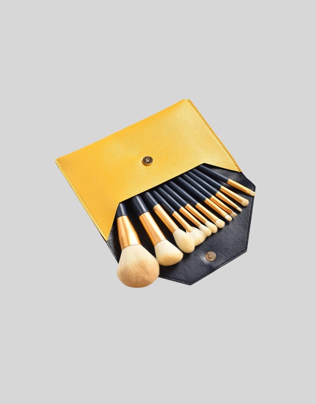 KAJA Clothing - Makeup Brush