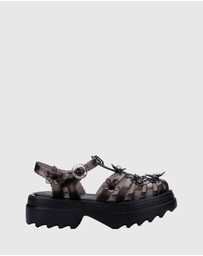 Melissa - Melissa Possession Platform + Susan Fang