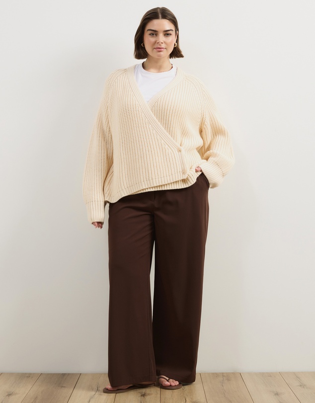 Atmos&Here Curvy - Reese Chunky Knit Wrap Cardigan
