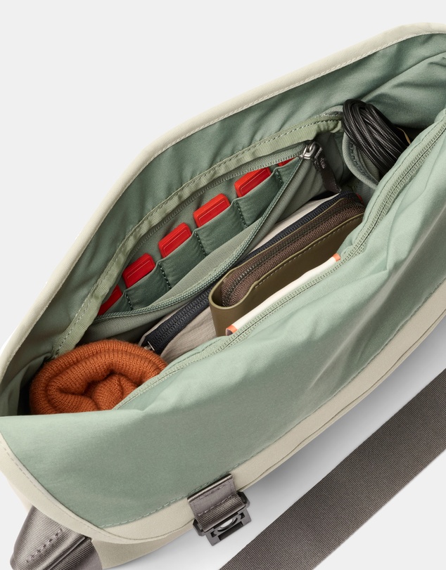 Bellroy - Classic Messenger 8L - Gaming Edition