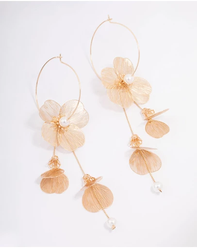 Lovisa - Gold Textured Petal Pearl Drop Earrings
