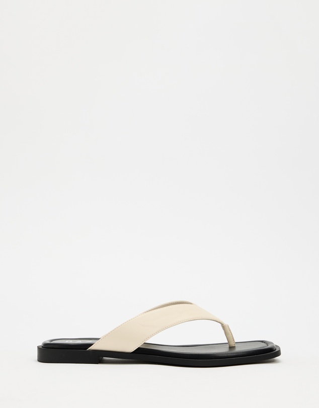 Dazie - Isla Contrast Stitch Thongs