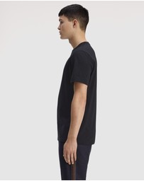 Fred Perry - Outline Laurel Wreath T-Shirt