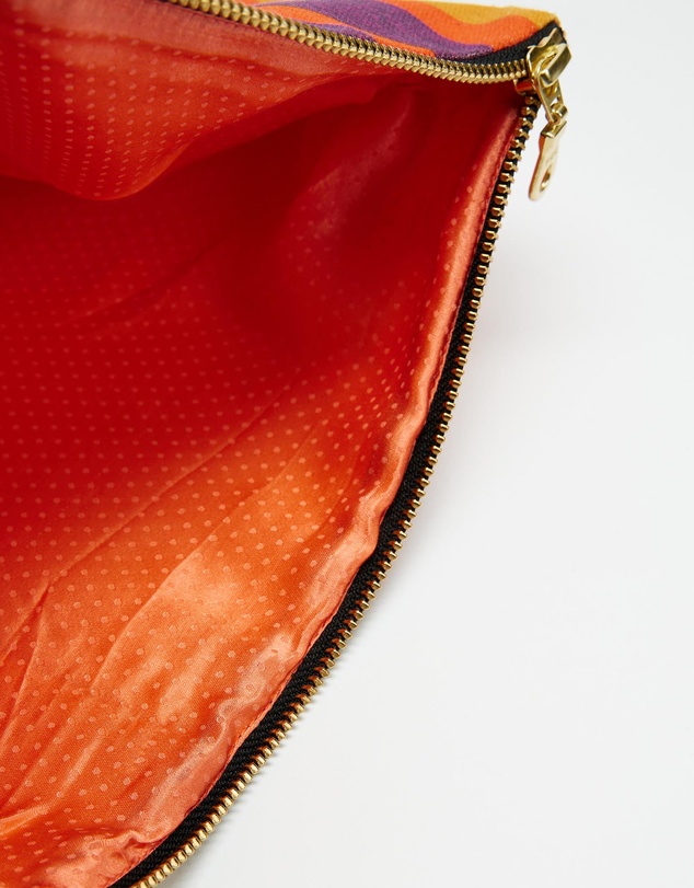 The Social Outfit - Gawaa Spliced Clutch