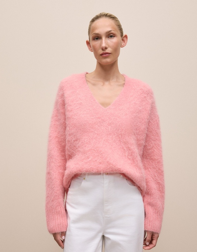 Trenery - Brushed Alpaca Relaxed V Knit in Dusty Rose