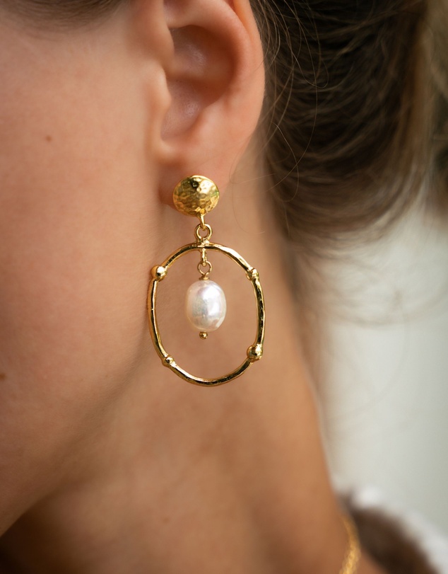 Ottoman Hands - Sloane Pearl Drop Stud Earrings
