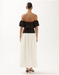 Minima Esenciales - Amora Off Shoulder Ruffle Maxi Dress