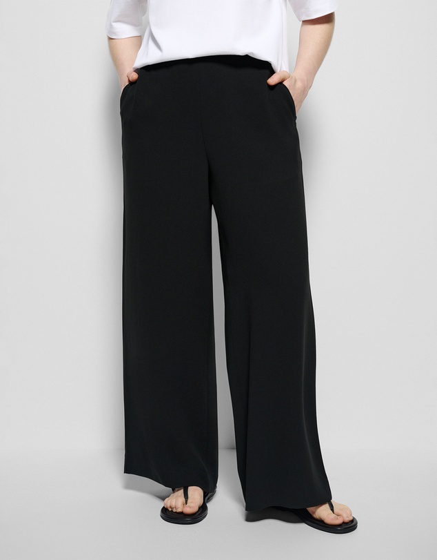 Commonry - The Draped Leg Crepe Trouser