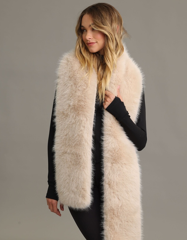 Morgan & Taylor - Peri Chunky Faux Fur Scarf