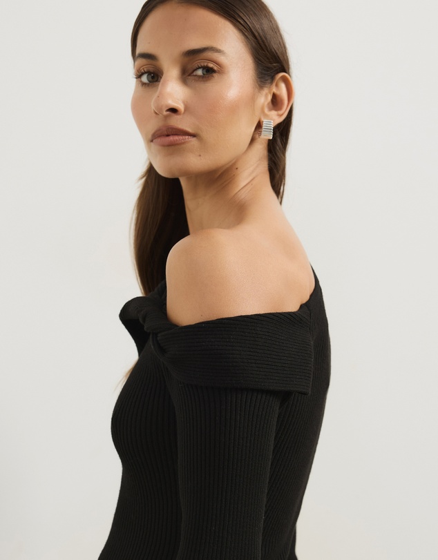 Atmos&Here - Alora Long Sleeve Knit Top With Twist Detail