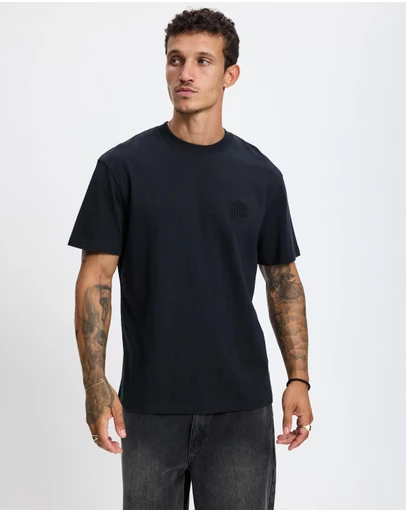 Deus Ex Machina - Pill Logo Tee