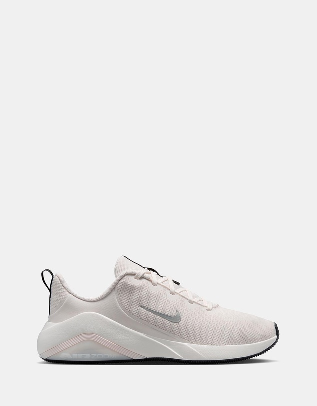 Nike - Bella 7 - Women's