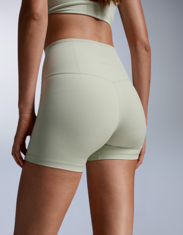 2XU - Fluid Hi-Rise 5 Inch Shorts