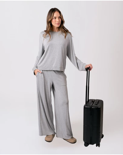 UNE PIECE - Lounge Long Sleeve Crew Neck Top